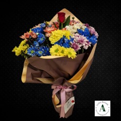 Renkli Kasımpatı Buketi İçinde Tek Gül