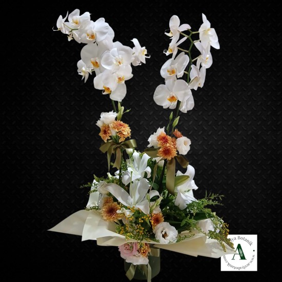 Lilyum Süslemeli Çift Dal Beyaz Orkide