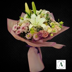 Lilyum Ve Mevsim Çiçekleri